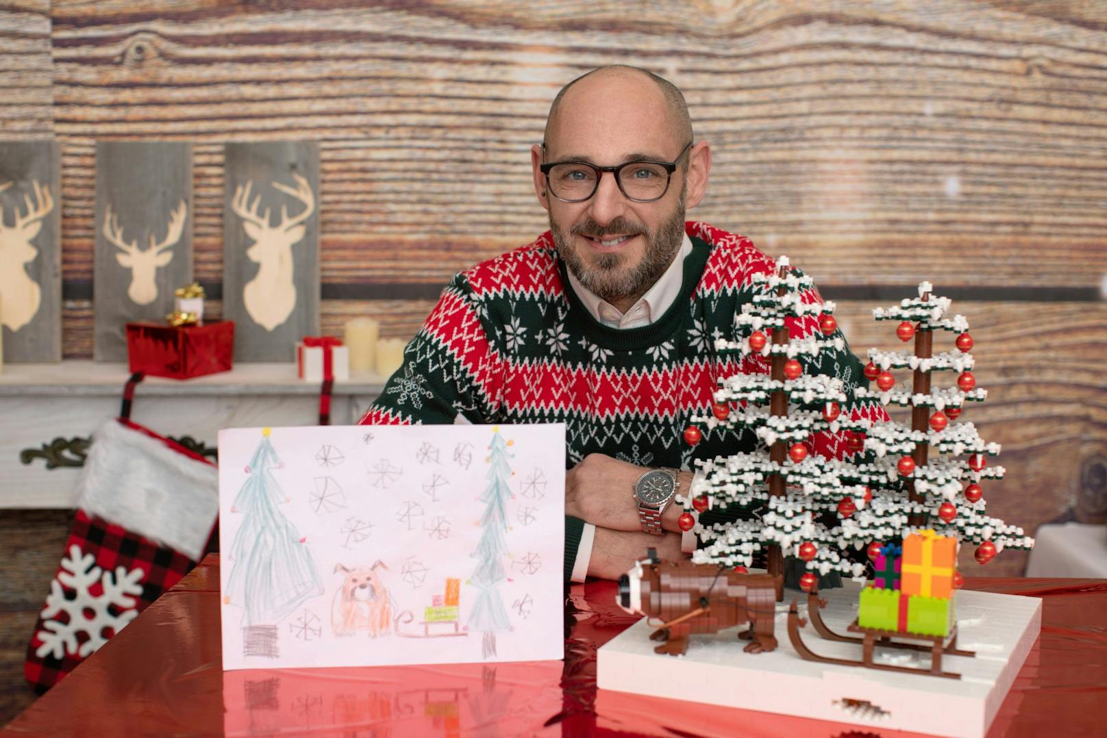 Lego- Bauexperte Kalli zeigt auf YouTube weihnachtliche Tipps und Tricks