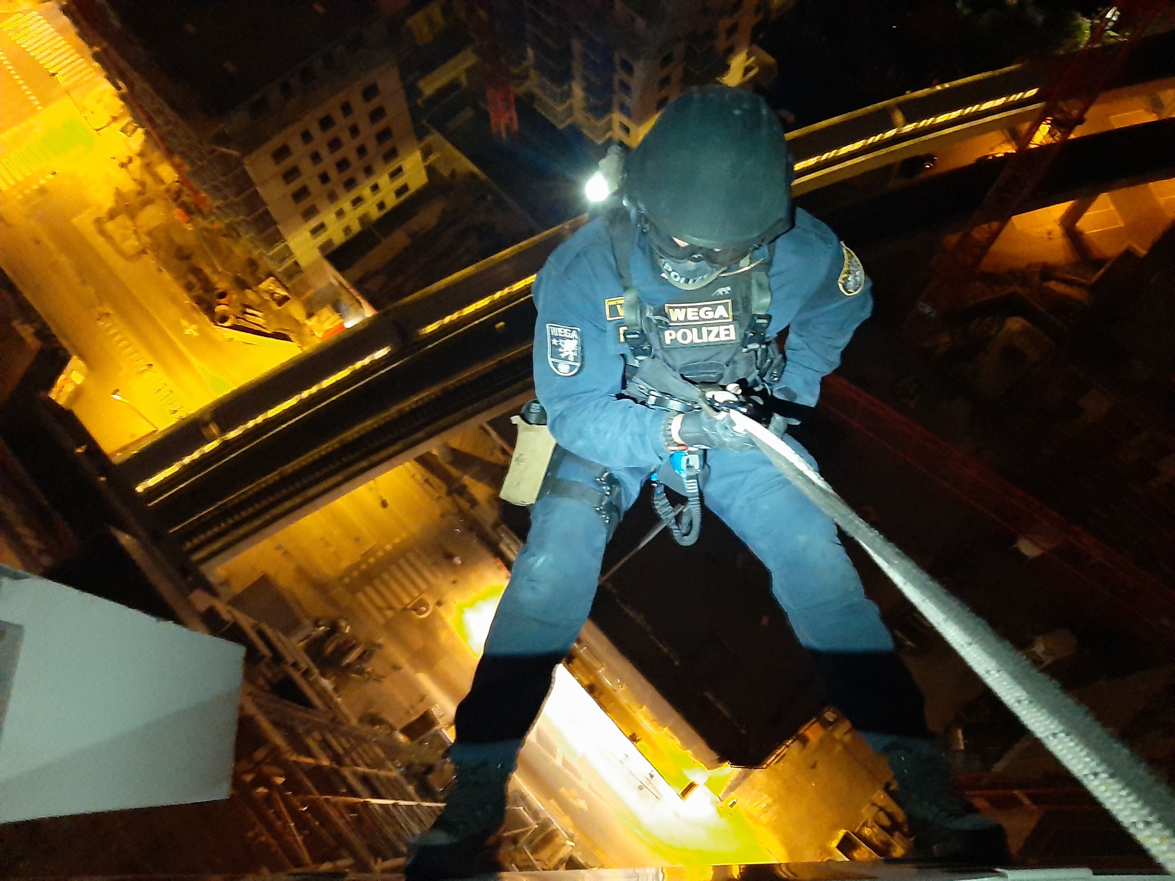 Die WEGA sicherte den Baukran.