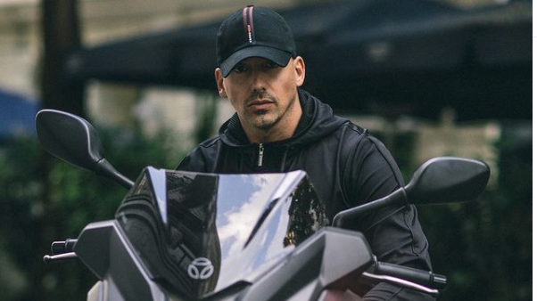 RAF Camora eröffnet am 12. Dezember seinen Store.