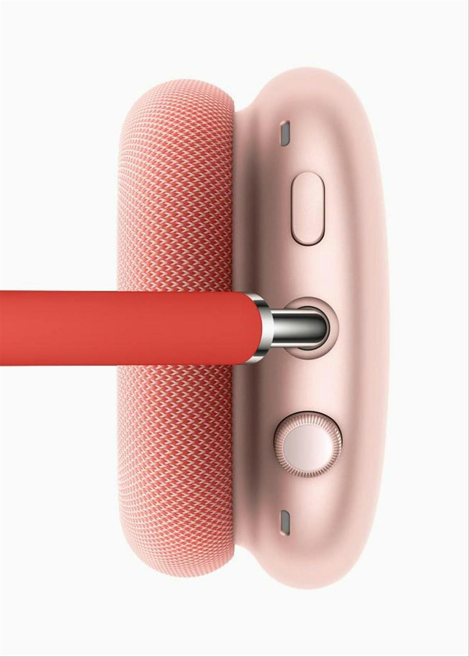 Neben Standardfunktionen wie Geräuschunterdrückung setzt Apple auf seine Erfahrung bei der digitalen Sound-Bearbeitung in bisherigen AirPods und HomePod-Lautsprechern sowie ein nahtloses Zusammenspiel mit anderer Technik des Konzerns.