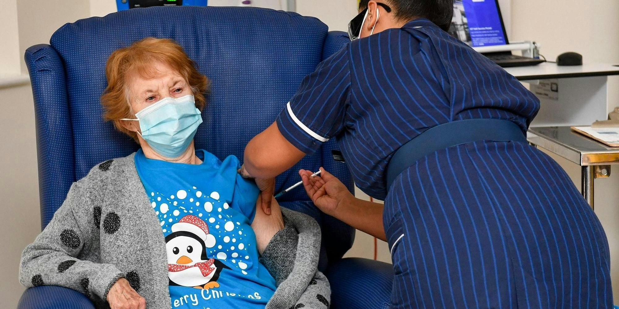 Um 07:31 Uhr wurde sie geimpft: Margaret Keenan aus Großbritannien