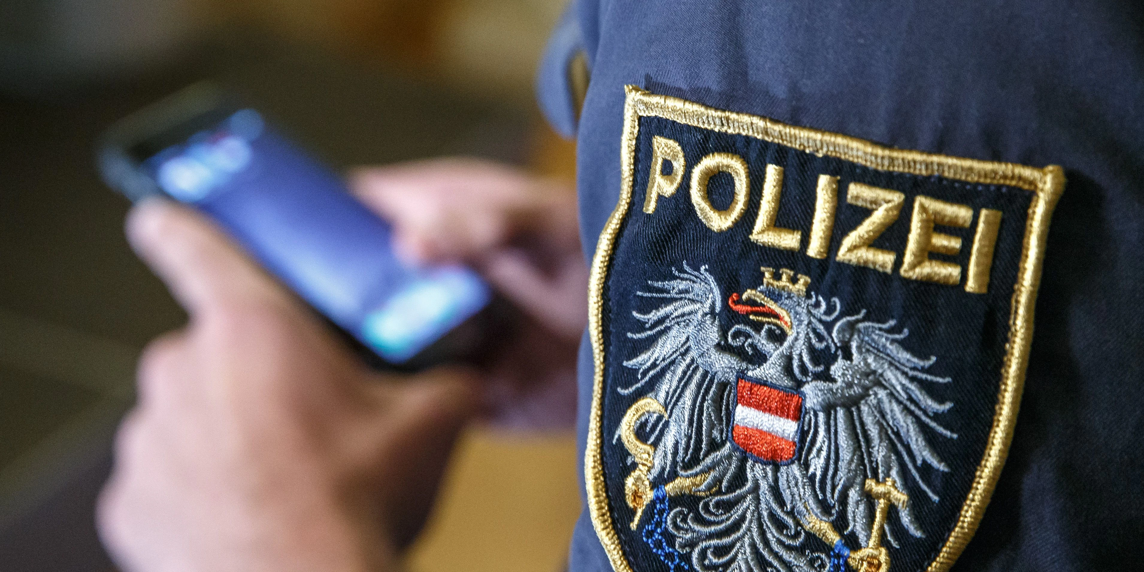 Die Polizei warnt: Besonders in der Vorweihnachszeit treiben viele Betrüger im Internet ihr Unwesen