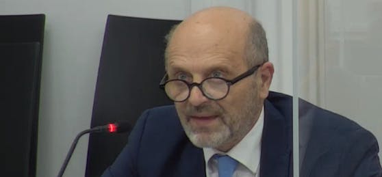 FPÖ-Abgeordneter Andreas Schöppl referierte trotz Ermahnung von seinem Platz aus ohne Maske. (9.12.2020)