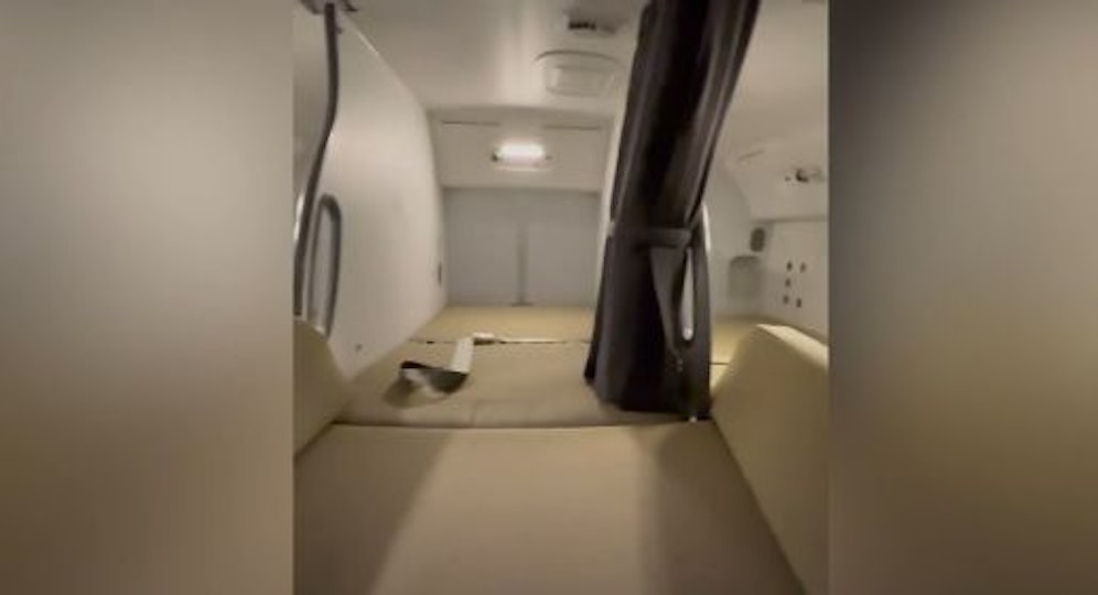 So schauen die Schlafkabinen der Stewardessen aus