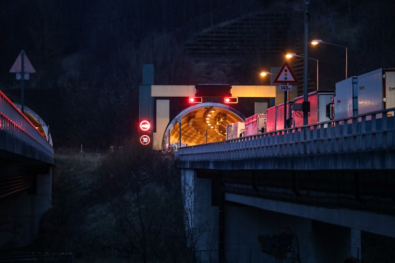 Zu gleich zwei schweren Lkw-Unfällen ist es am Mittwoch auf der Pyhrnautobahn in Oberösterreich gekommen.