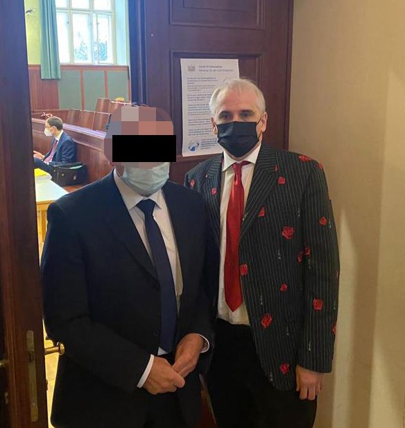 Angeklagter Arzt mit Anwalt Michael Dohr beim Prozess