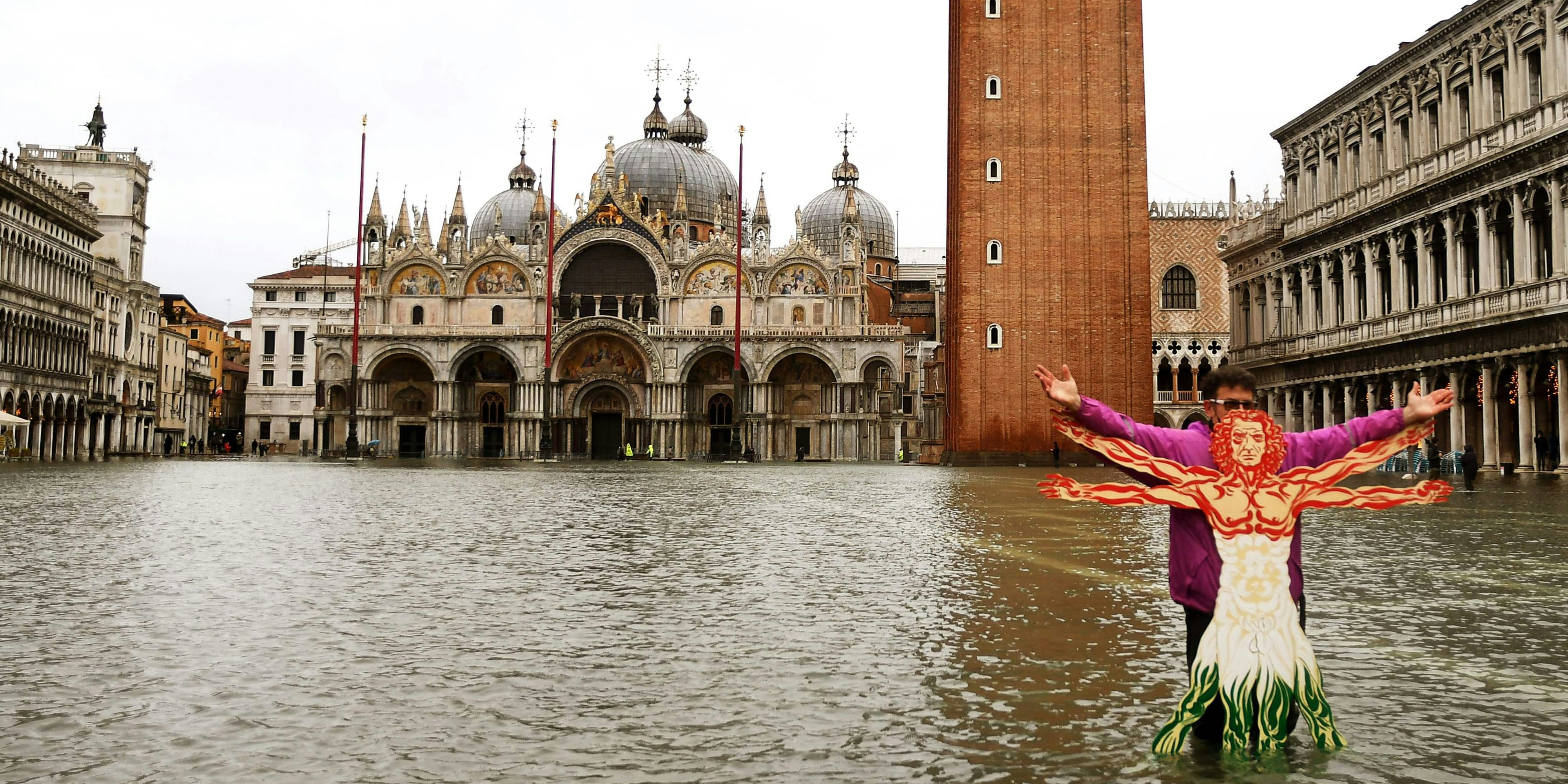 Venedig Hochwasser Markusplatz