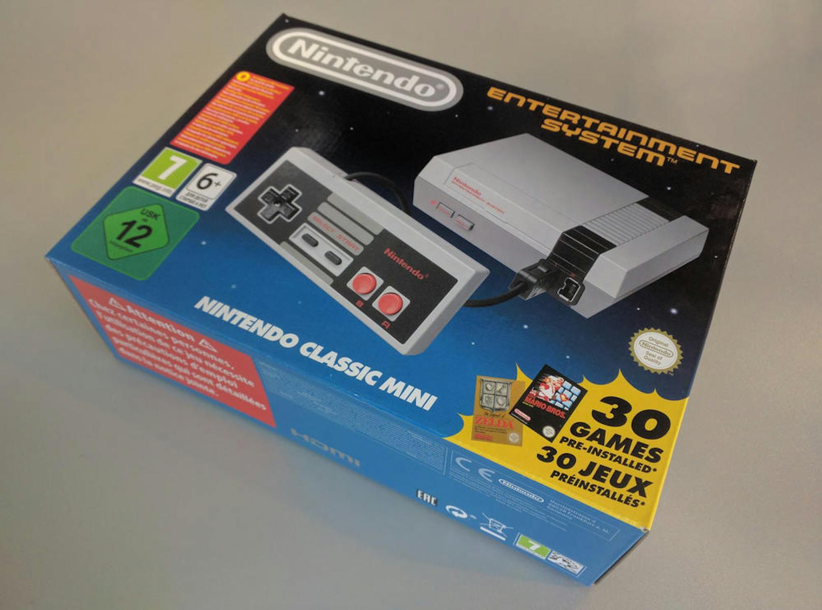 Auf der modernen Mini-Ausgabe von Nintendos erster TV-Konsole NES sind 30 der beliebtesten Spiele ihrer Zeit fest installiert.