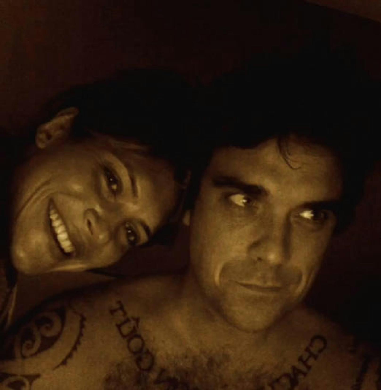 20.01.2018: Heute vor 11 Jahren ließen sich Robbie Williams und Ayda Fields auf ein Blind Date ein. Es sei Liebe auf den 1. Blick gewesen, sagen sie - und trotz zweier Kinder und einigen Jahren Ehe auf dem Buckel dürften sich die beiden noch total lieben. 