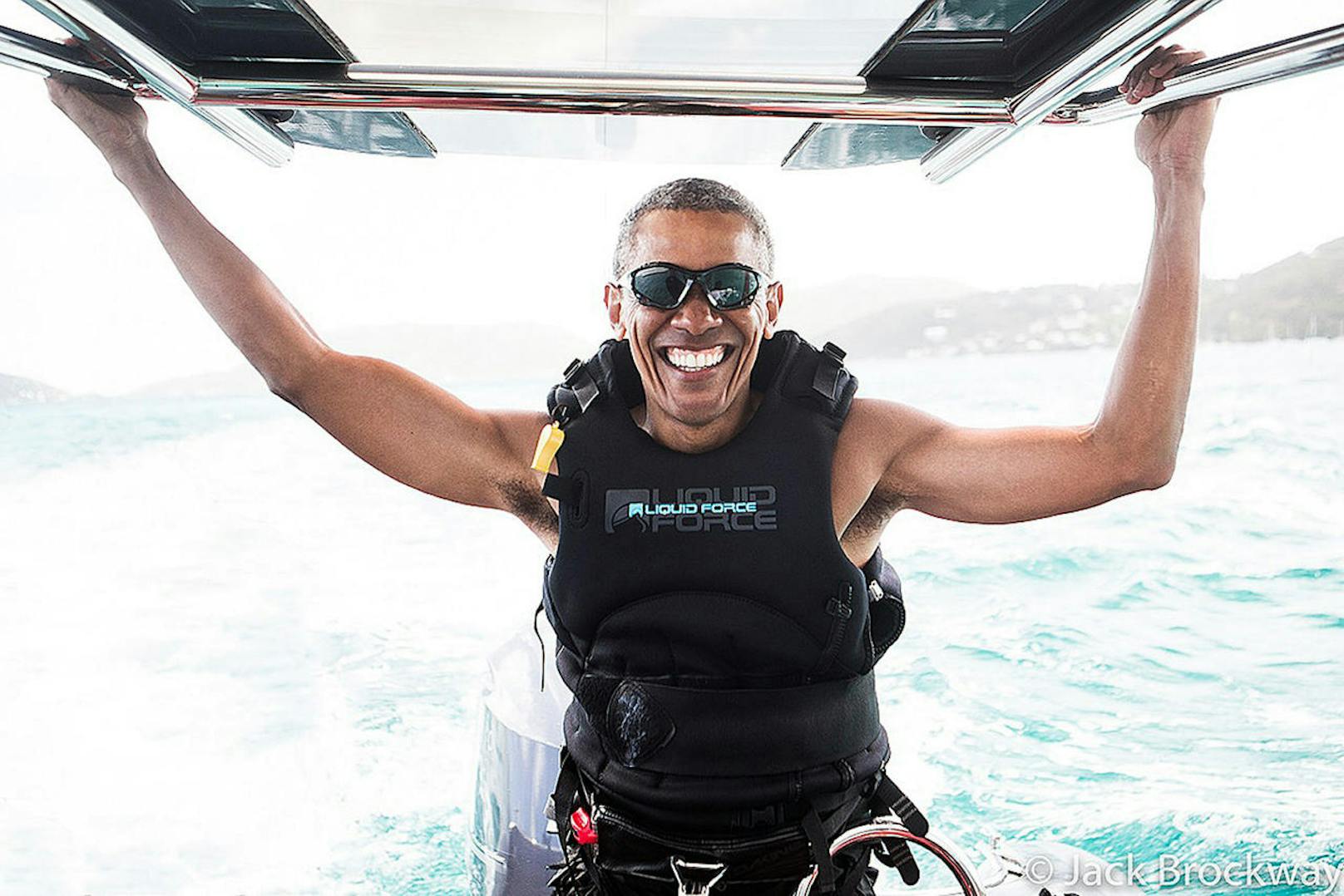 Obama beim Kitesurfen.
