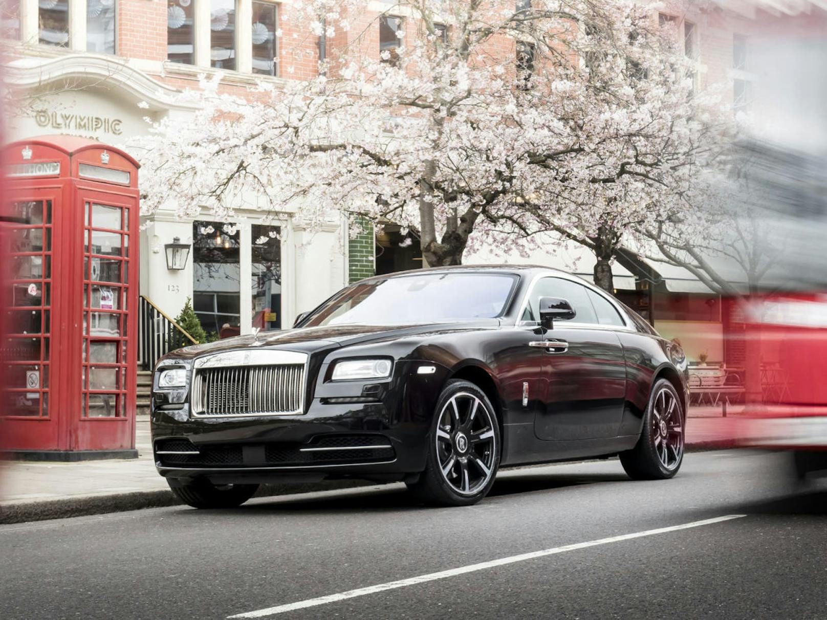 Frontansicht Rolls Royce Wraith Inspired by British Music