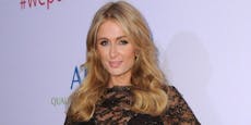 "Hot Bitch": Paris Hilton zeigt sich nackt & gefesselt