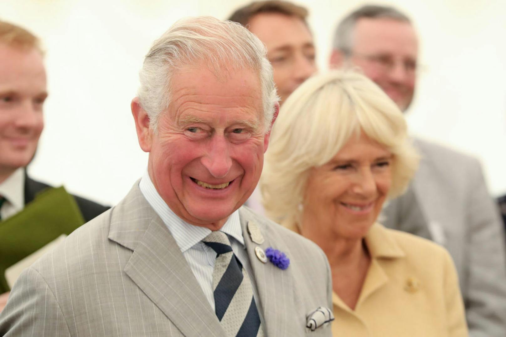 <b>Prinz Charles</b> ist für seinen Humor bekannt. Die Zeit in der Quarantäne vertrieb sich der britische Thronfolger am liebsten mit lustigen Internet-Videos.