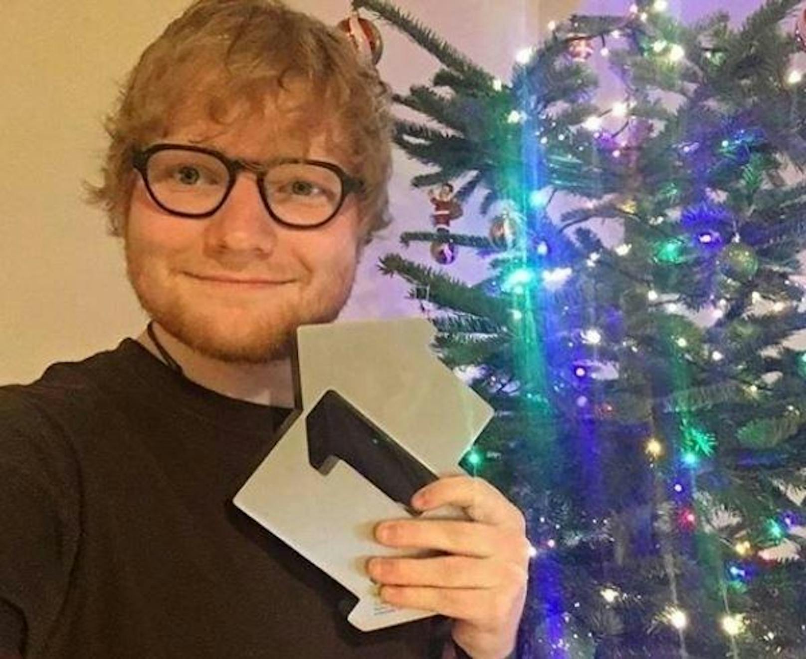 24.12.2017: Ed Sheeran wünscht seinen Fans mit diesem Foto frohe Weihnachten.