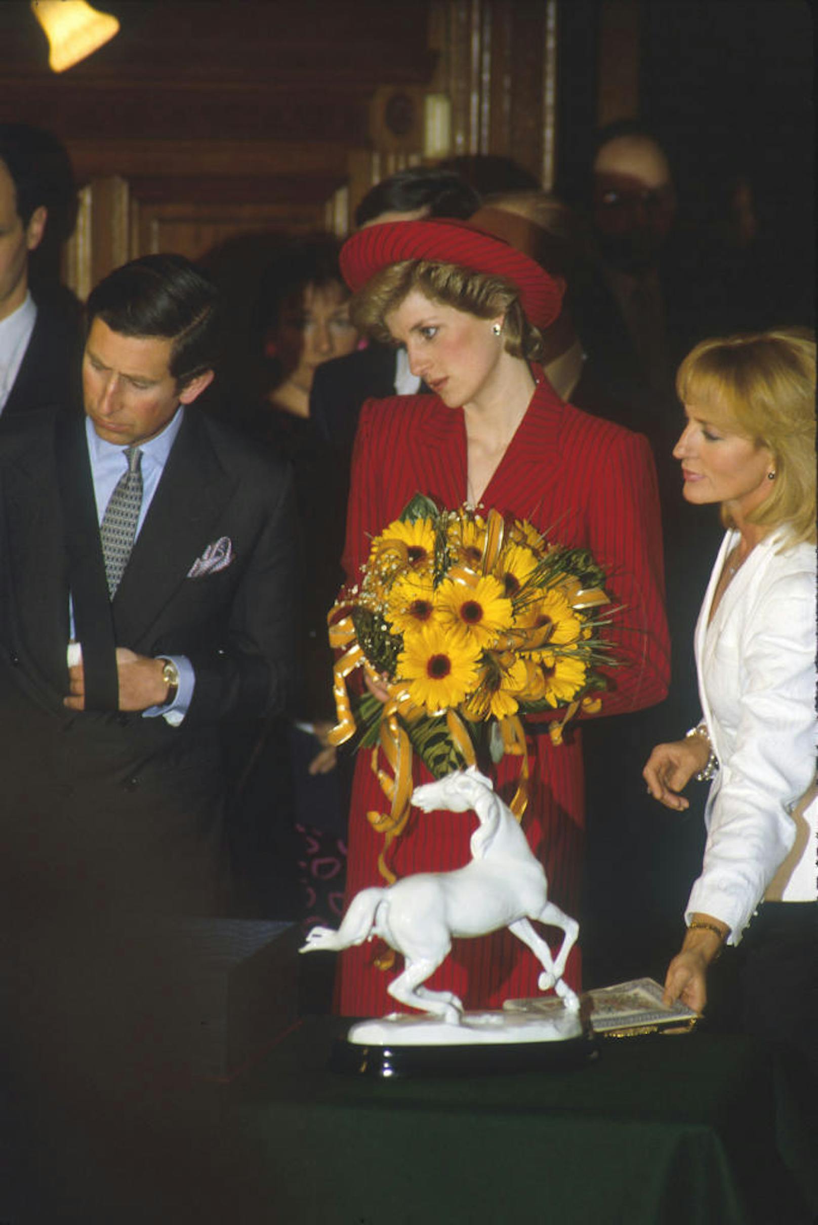 Charles und Diana vor 31 Jahren mit Dagmar Koller. Sie wird auch diesmal wieder am Staatsbankett teilnehmen.