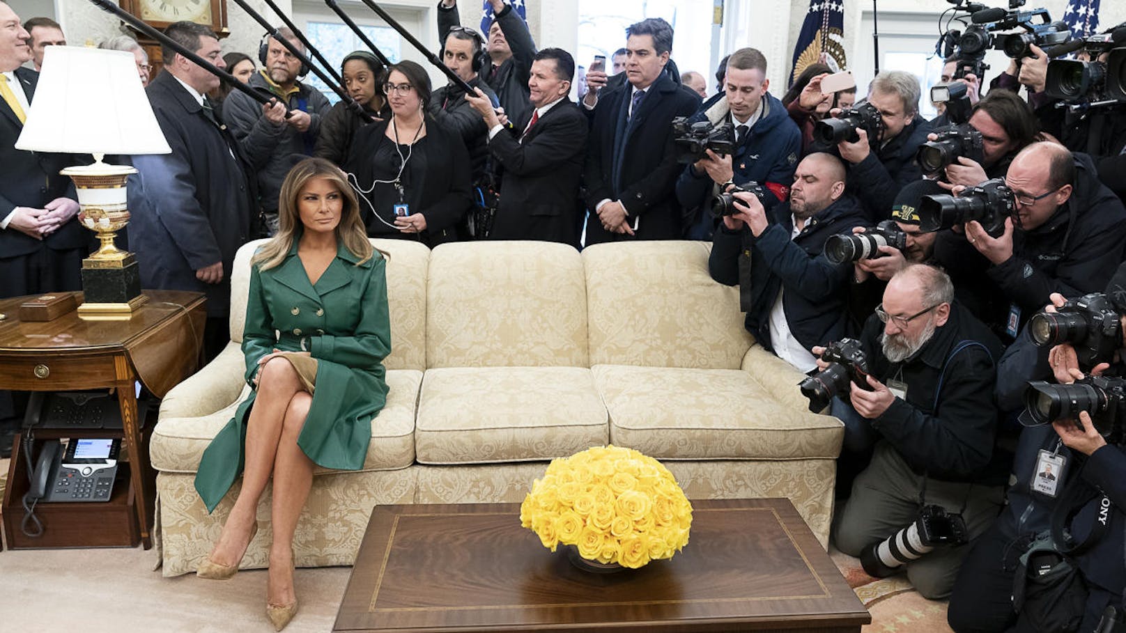 Der nächste Shitstorm und hunderte Memes: Mit diesem Foto gratulierte das Weiße Haus der First Lady zum 49er.