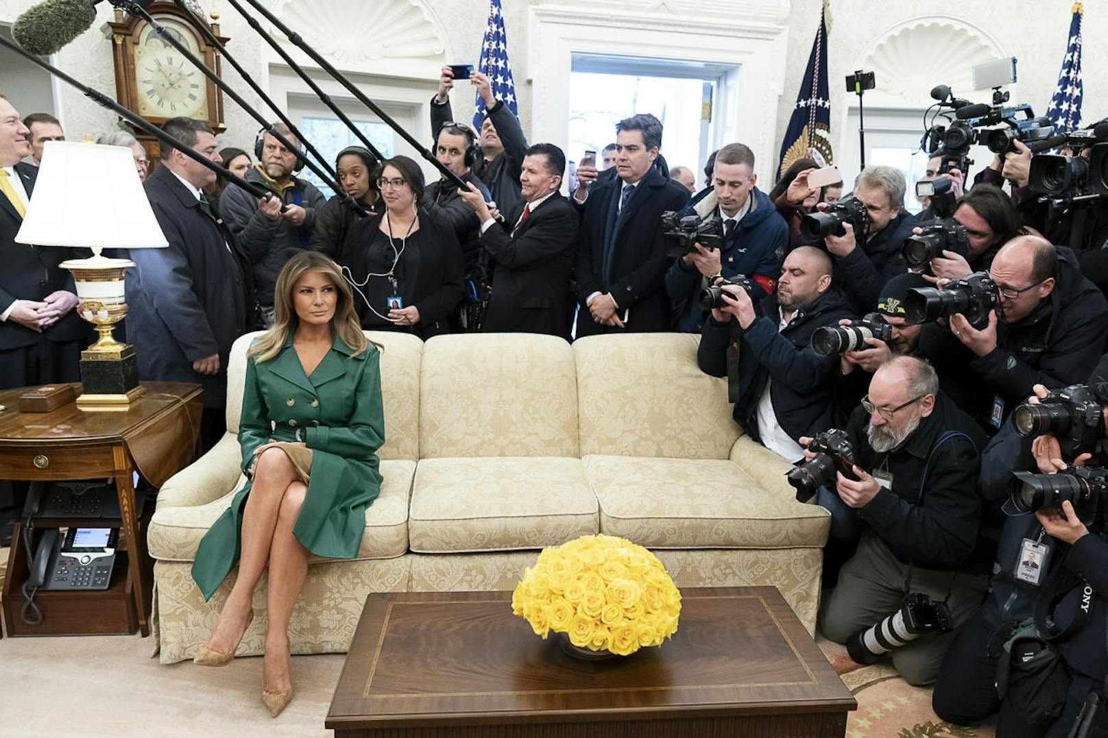 Der nächste Shitstorm und hunderte Memes: Mit diesem Foto gratulierte das Weiße Haus der First Lady zum 49er.
