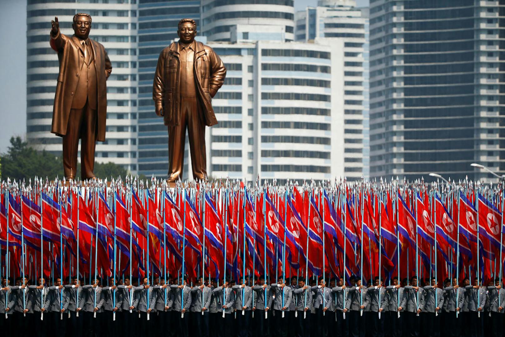 Bei dieser Parade im kommunistischen Nordkorea sieht alles aus wie zu Zeiten des Kalten Kriegs in den 1980er-Jahren.