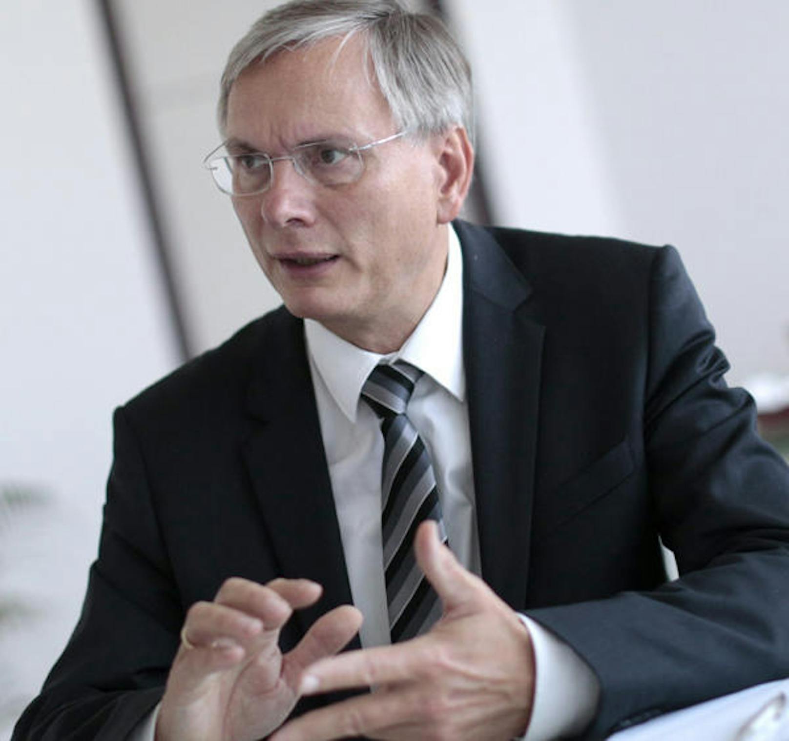 Nach der Kritik am Betreuungs-System stellt Sozialminister Alois Stöger (SP) Verbesserungen in Aussicht.