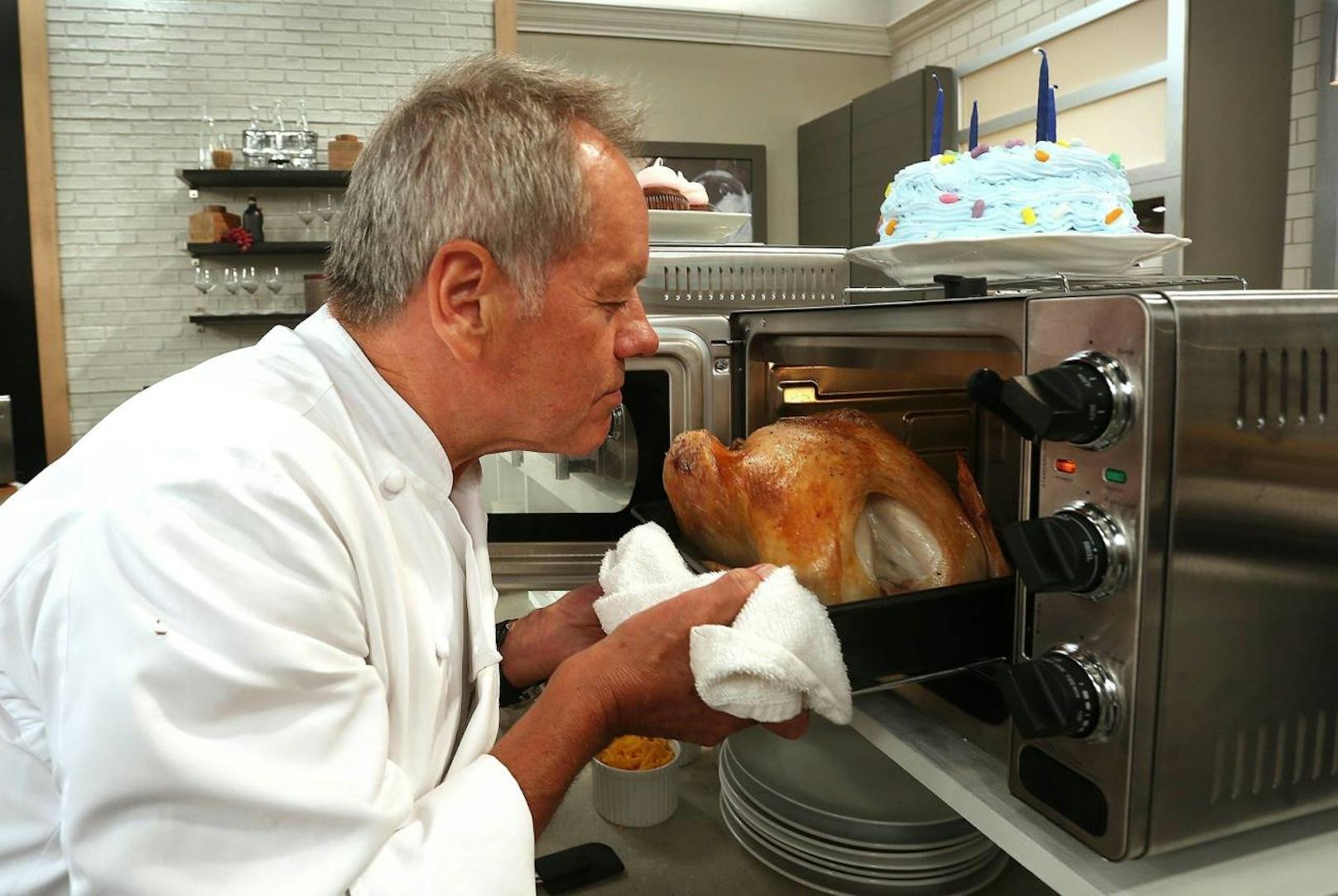 Wolfgang Puck zeigt, wie der perfekte Truthahn gelingt.