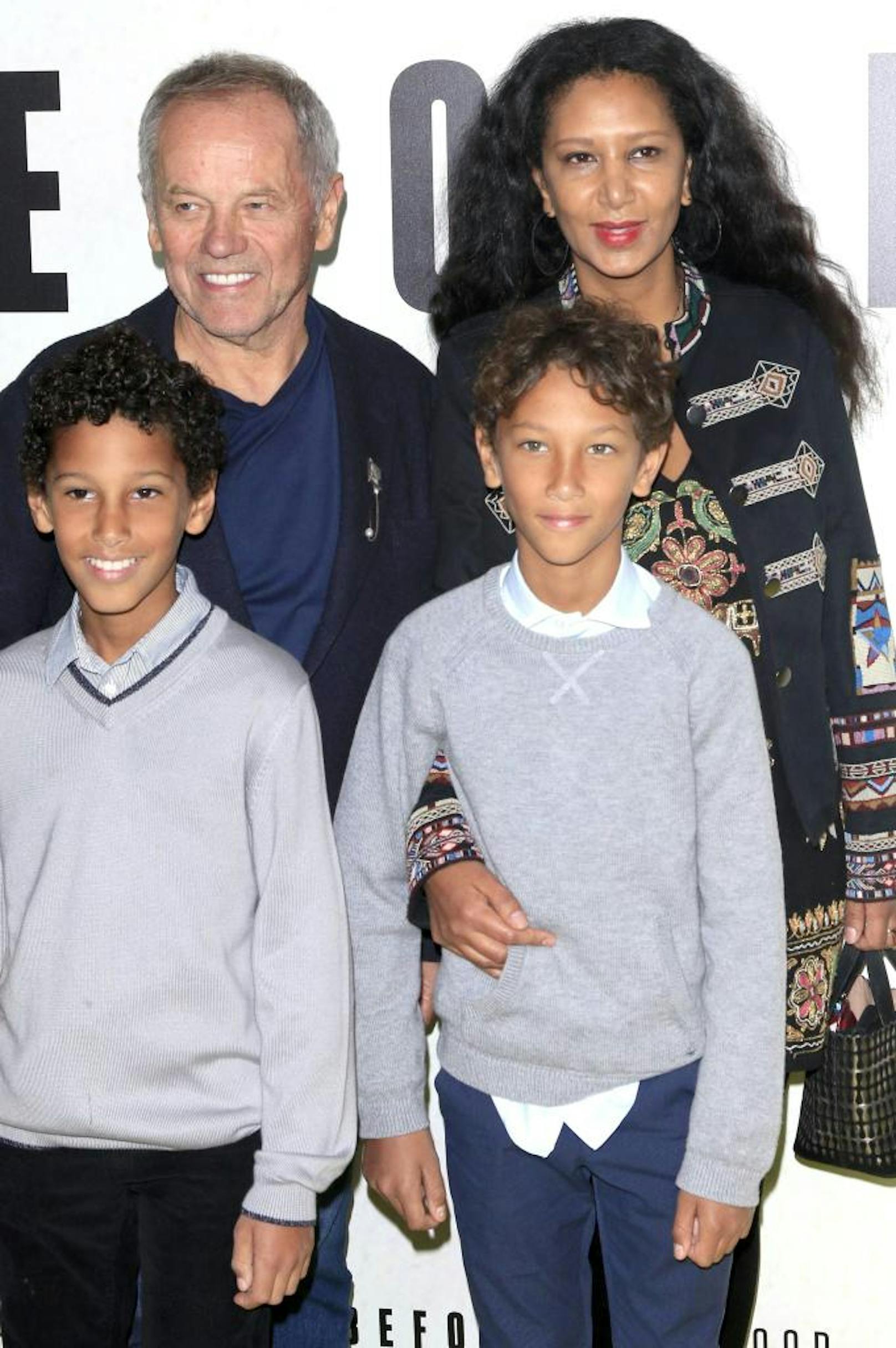 Wolfgang Puck mit seiner Familie beim Screening des Dokumentarfilms "Before The Flood" im "Bing Theater" in Los Angeles.