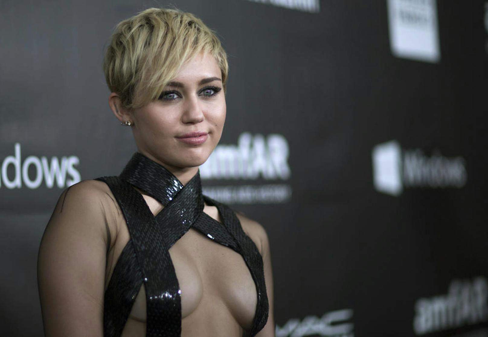 Doch es ist nicht das erste Mal, dass Miley Cyrus blank zieht.