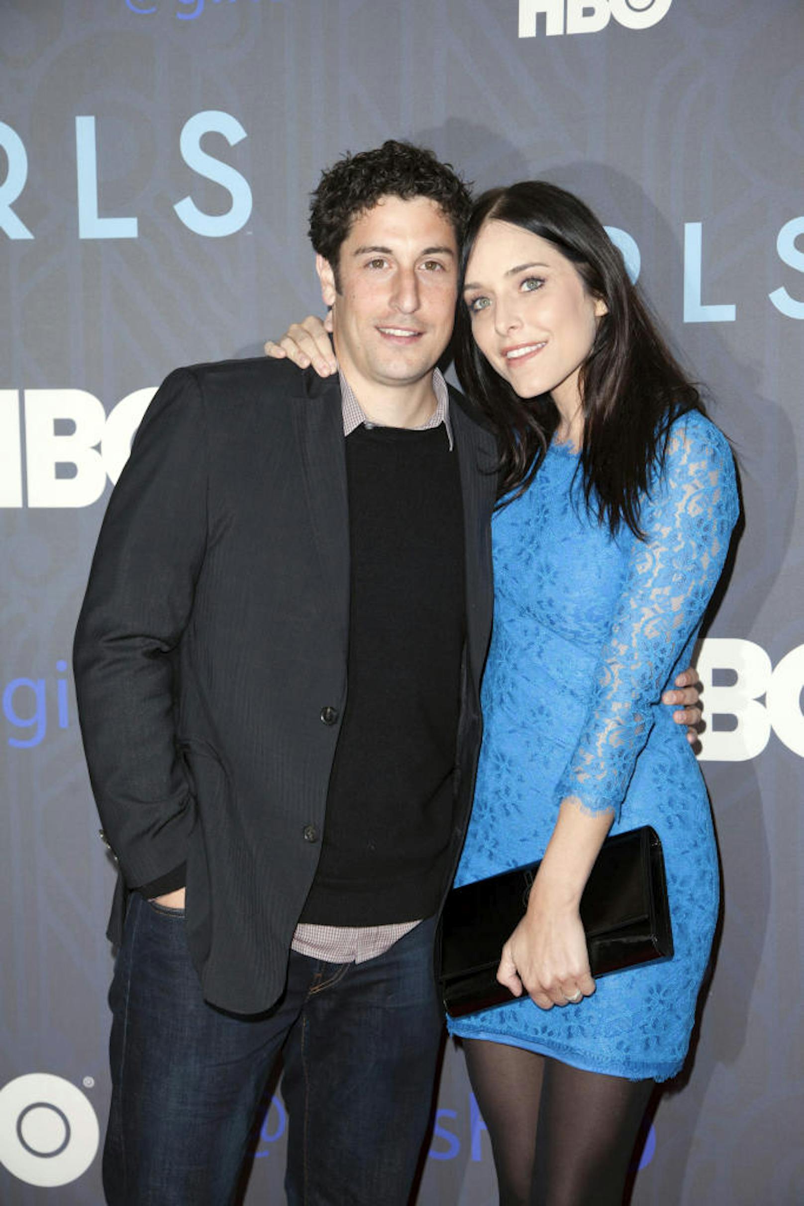 Jason Biggs und seine Frau Jenny Mollen bei der Premiere der zweiten Staffel der Serie "Girls" in New York im Jahre 2013.