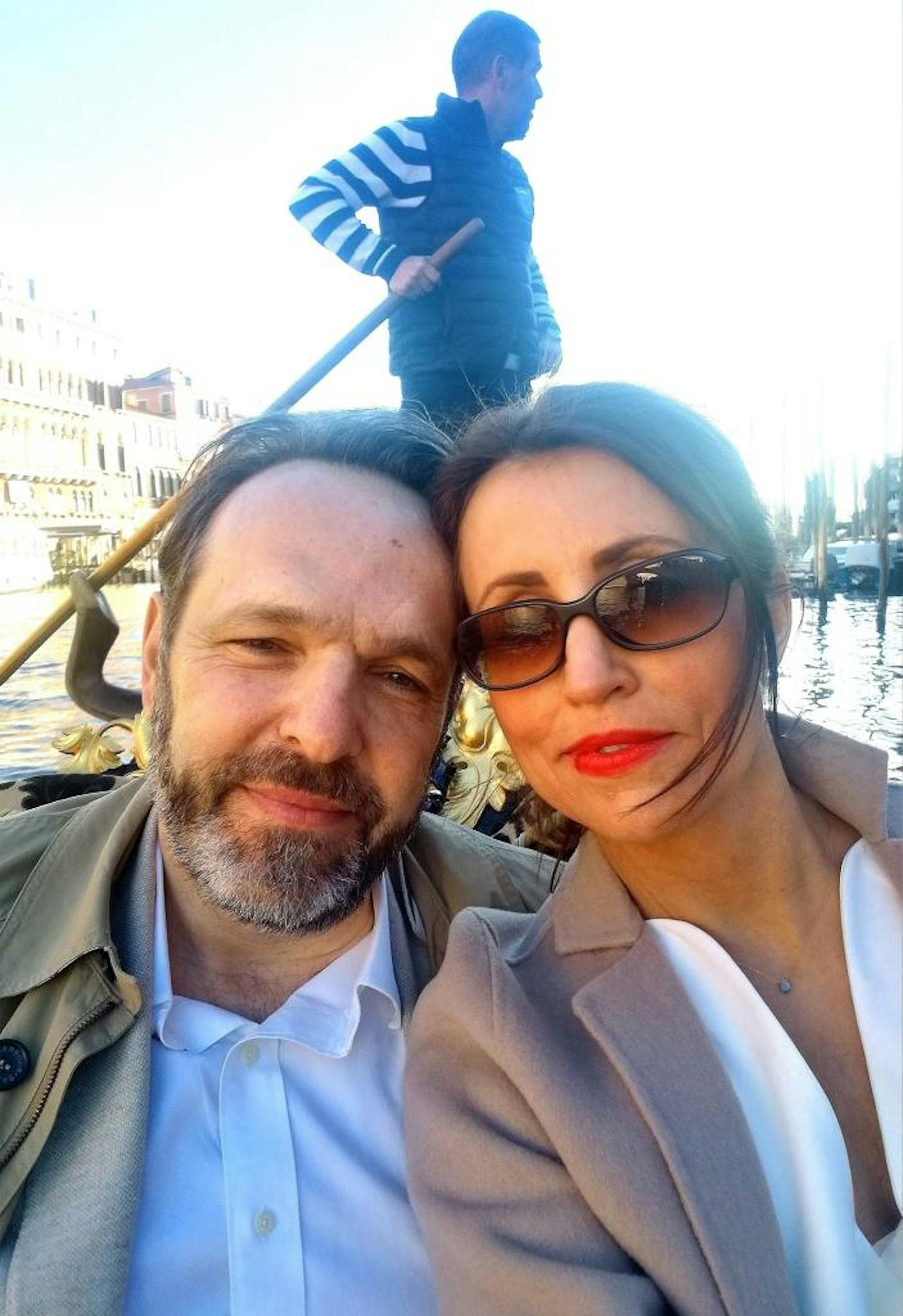 Oliver und Anka G. schafften es trotz Hindernissen rechtzeitig zur Hochzeit nach Venedig.