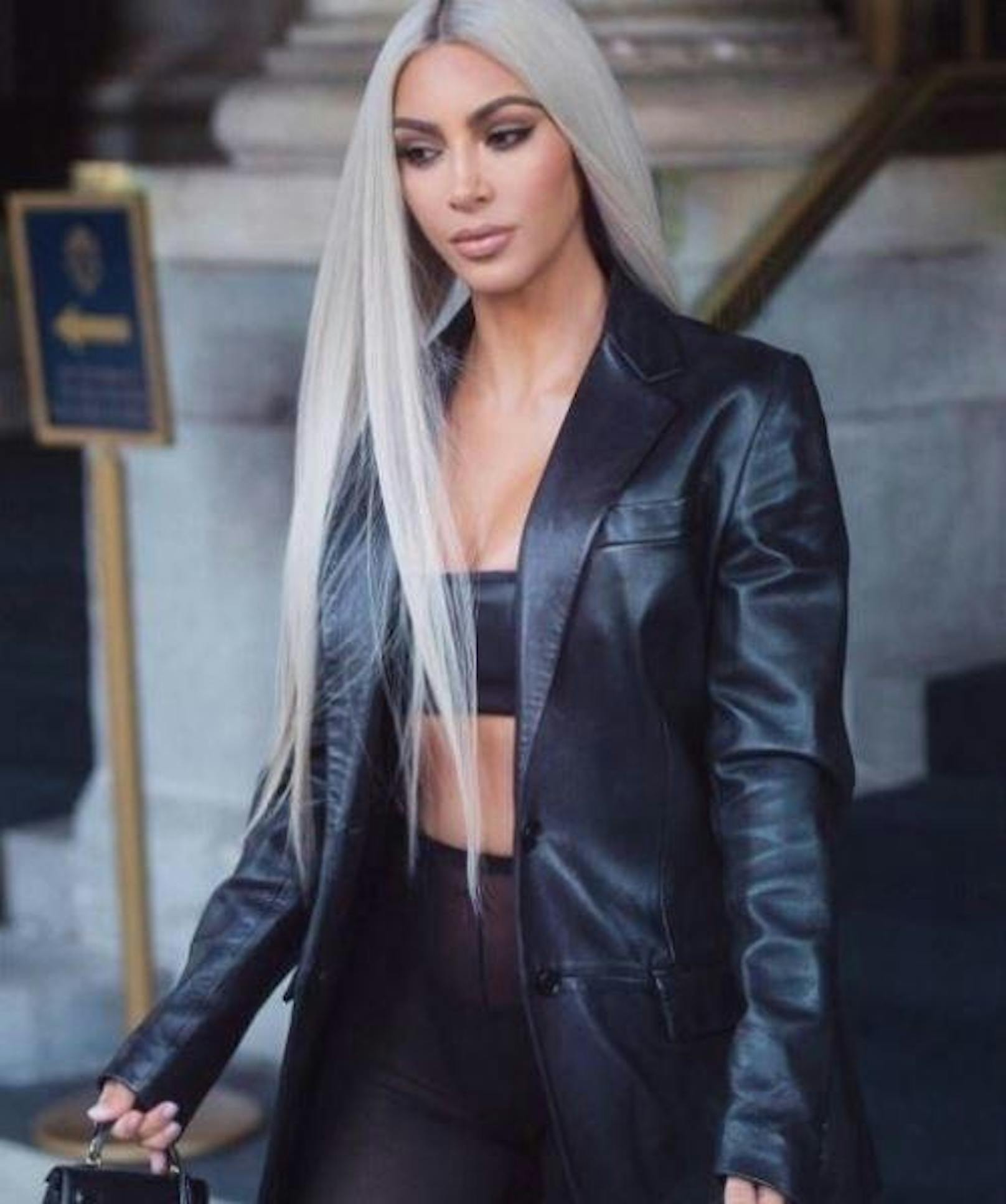 13.09.2017: Hat Kim Kardashian etwa ihre Hose vergessen? Oder ist das der neue Trend in Hollywood?