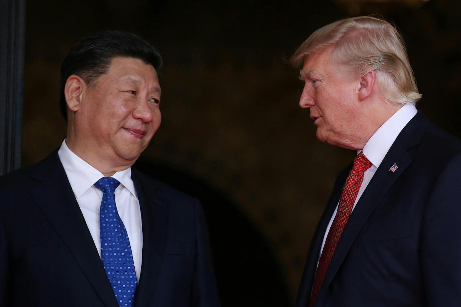 Chinas Staatschef Xi Jinping (l.) und US-Präsident Donald Trump