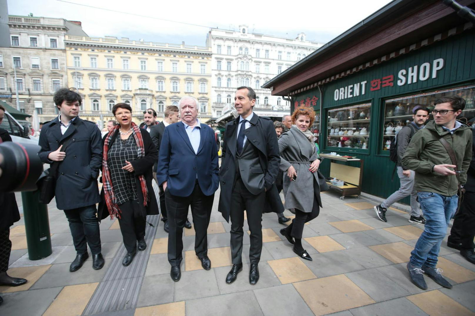 Auf dem Programm stand auch ein Besuch am Naschmarkt, gemeinsam mit Bürgermeister Häupl und Finanzstadträtin Brauner