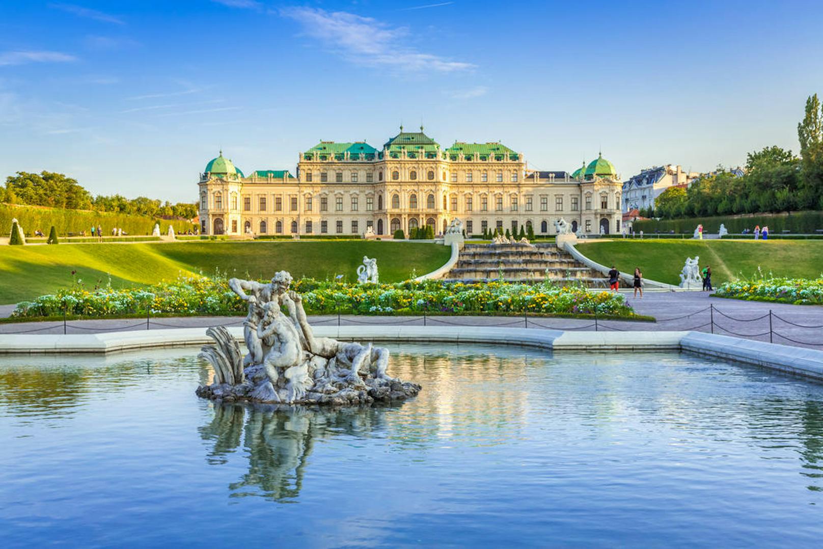<b>Schloss Belvedere, 3. Bezirk:</b> Das Schloss Belvedere wurde von Johann Lucas von Hildebrandt für Prinz Eugen von Savoyen gebaut. Im Oberen Belvedere wurde am 15. Mai 1955 der Staatsvertrag unterzeichnet.