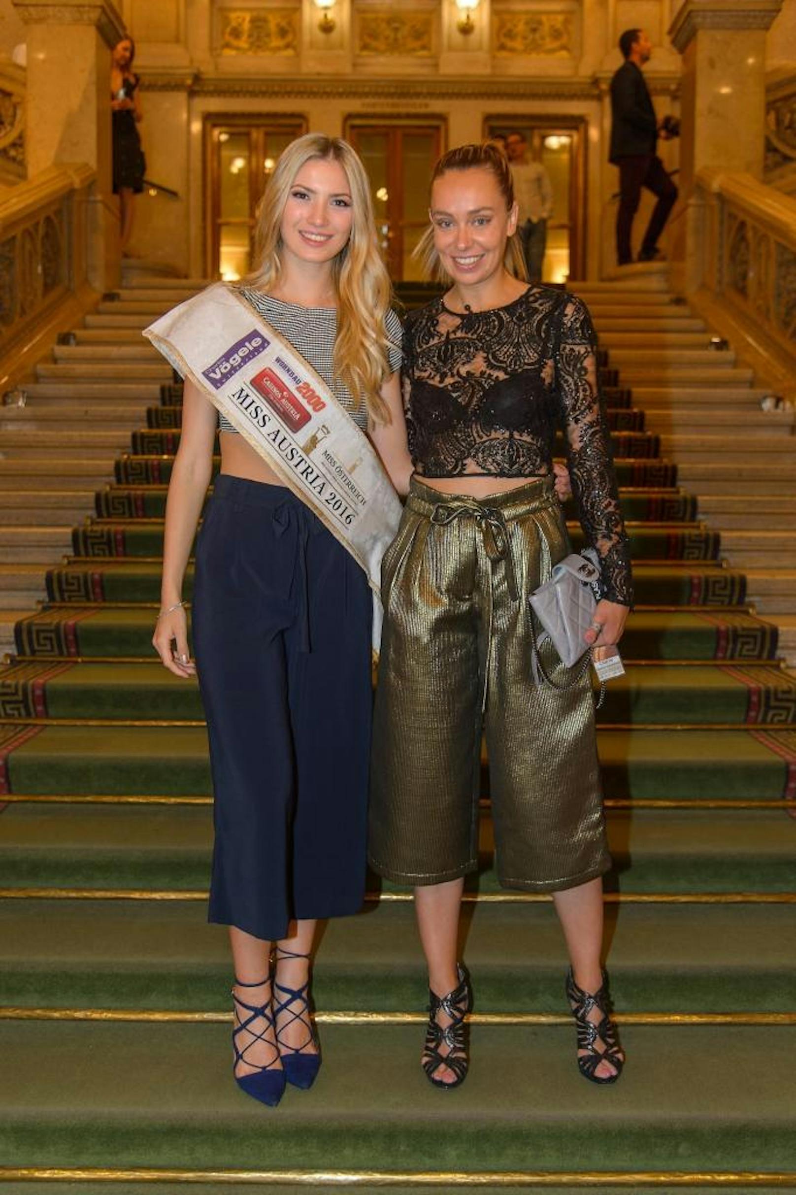 Eine Woche später, am 09. Juli empfängt Klein dann Gäste wie Miss-Austria Dragana Stankovic in der Oper zum Shopping-Highlight.