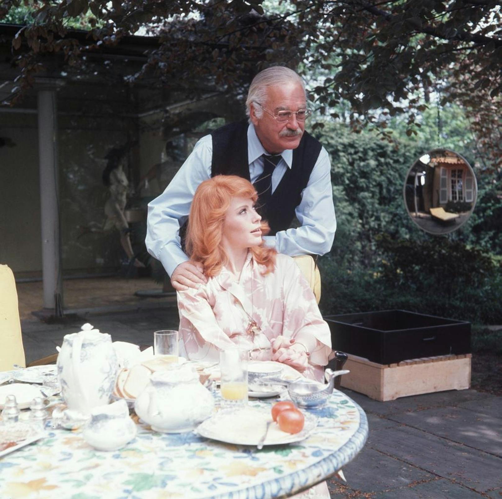 Curd Jürgen und Renate Schroeter im "Tatort" "Rot, rot, rot", 1978.