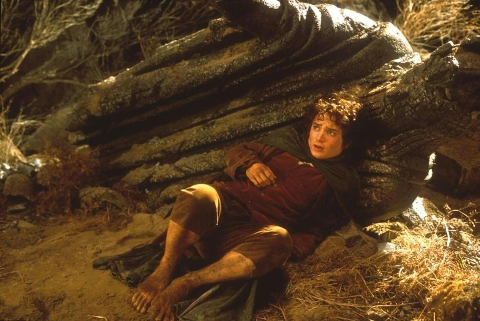 Frodo Beutlin (Elijah Wood) hat eine schwierige Mission: Er muss den mächtigen Ring in den Feuern des Schicksalsberges mitten in Mordor zerstören, um Mittelerde zu retten.