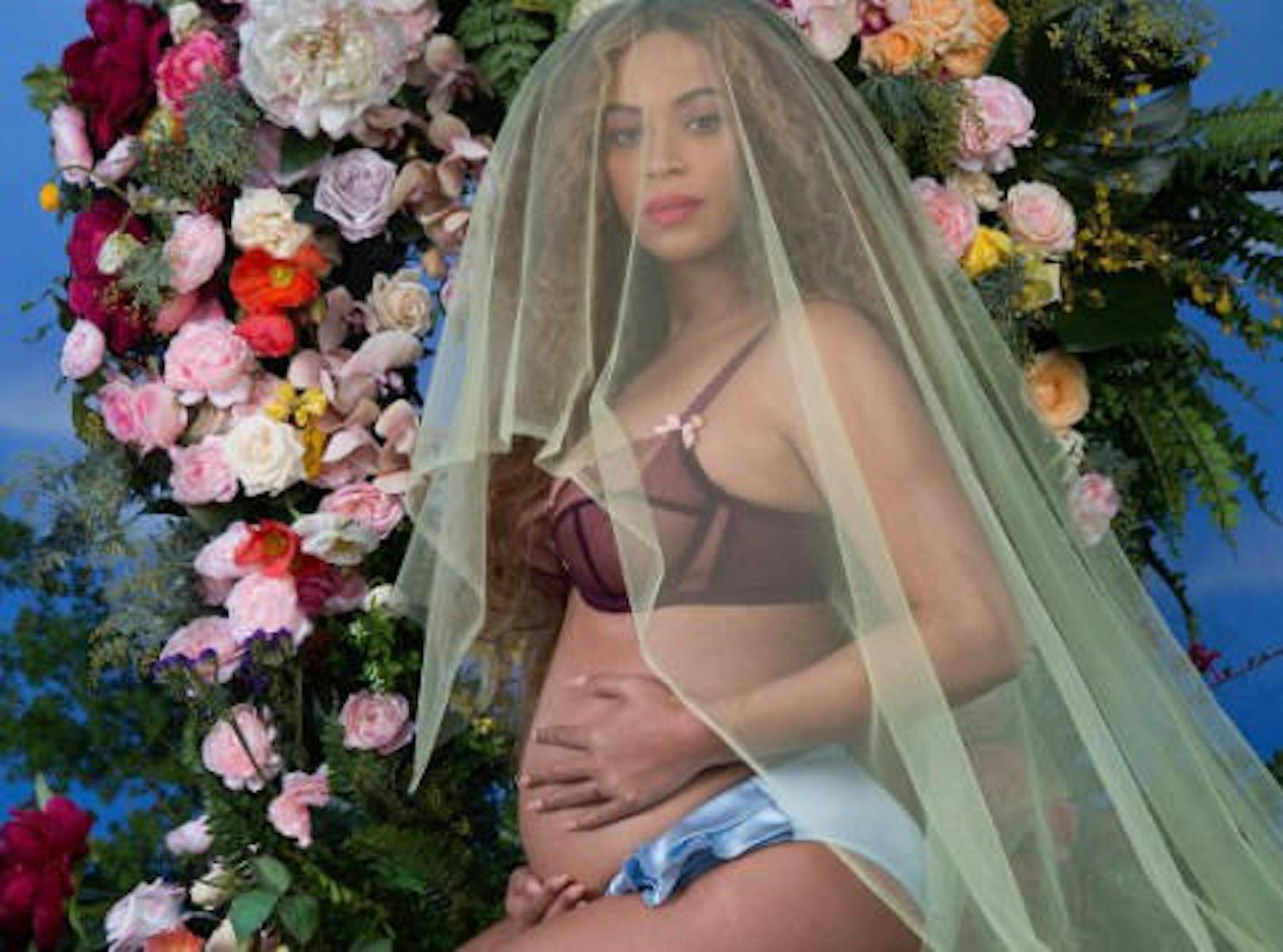 Superstar <strong>Beyoncé</strong> ließ sich gleich zwei Mal ordentlich was einfallen. Wenn sie nicht gerade stolz ihren Bauch auf Instagram zeigt, lässt sie bei einer Preisverleihung die Baby-Bombe platzen.