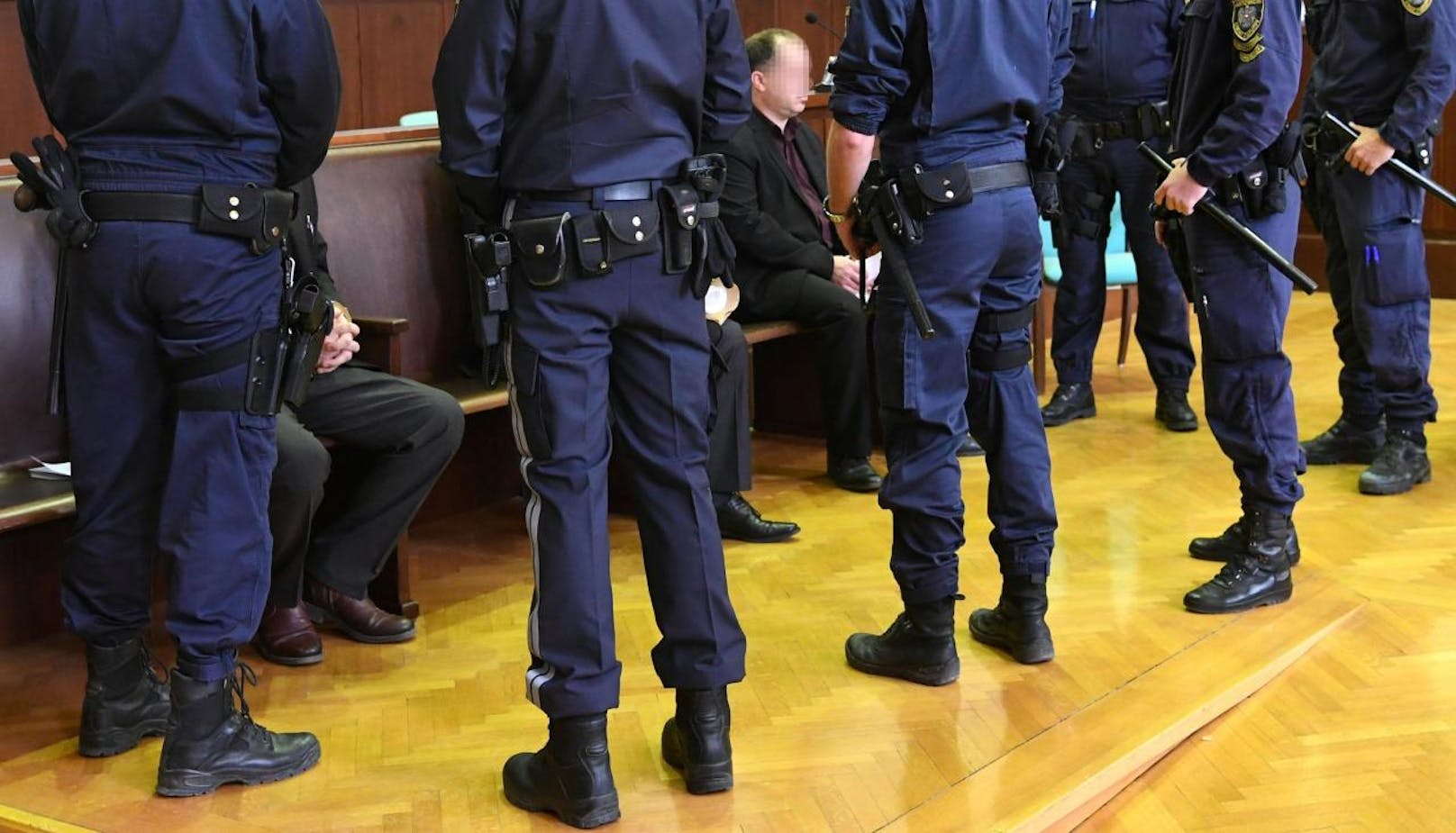 Prozess gegen mutmaßliche Staatsverweigerer in Krems