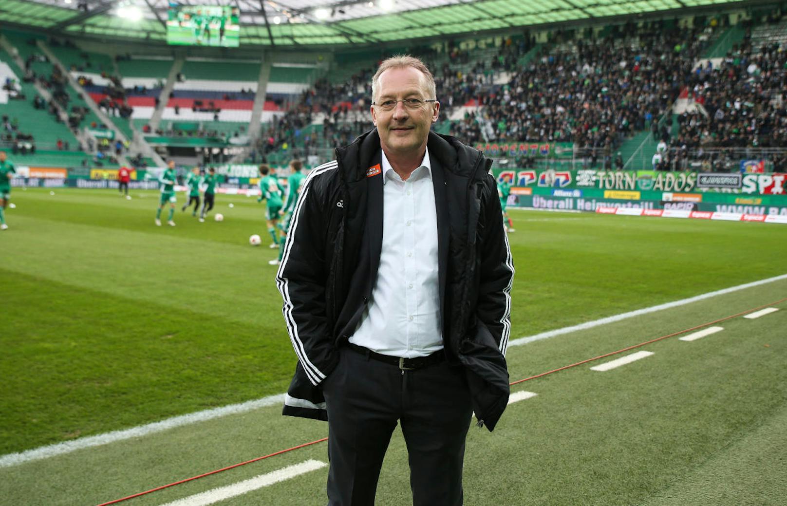 Am 10. Dezember stand schließlich auch der neuen Geschäftsführer Sport fest.  Die Wahl fiel auf den 51-jährigen Schweizer Fredy Bickel, der zuvor als Sportchef bei den Young Boys Bern tätig war.