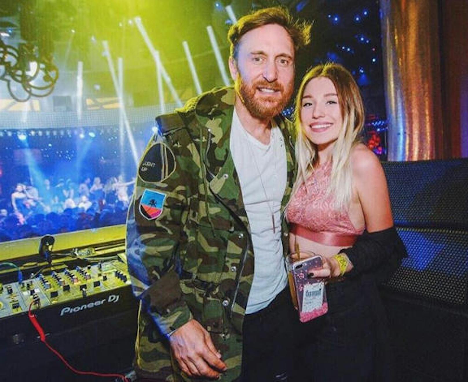 25.04.2017: Der DJ und die Instagram-Prinzessin. Die deutsche Superbloggerin Bibi besuchte in Las Vegas ein Konzert des französischen Star-DJs David Guetta.