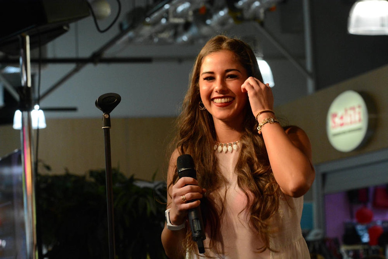 Heute.at - So hält sich Sarah Lombardi zu Hause fit