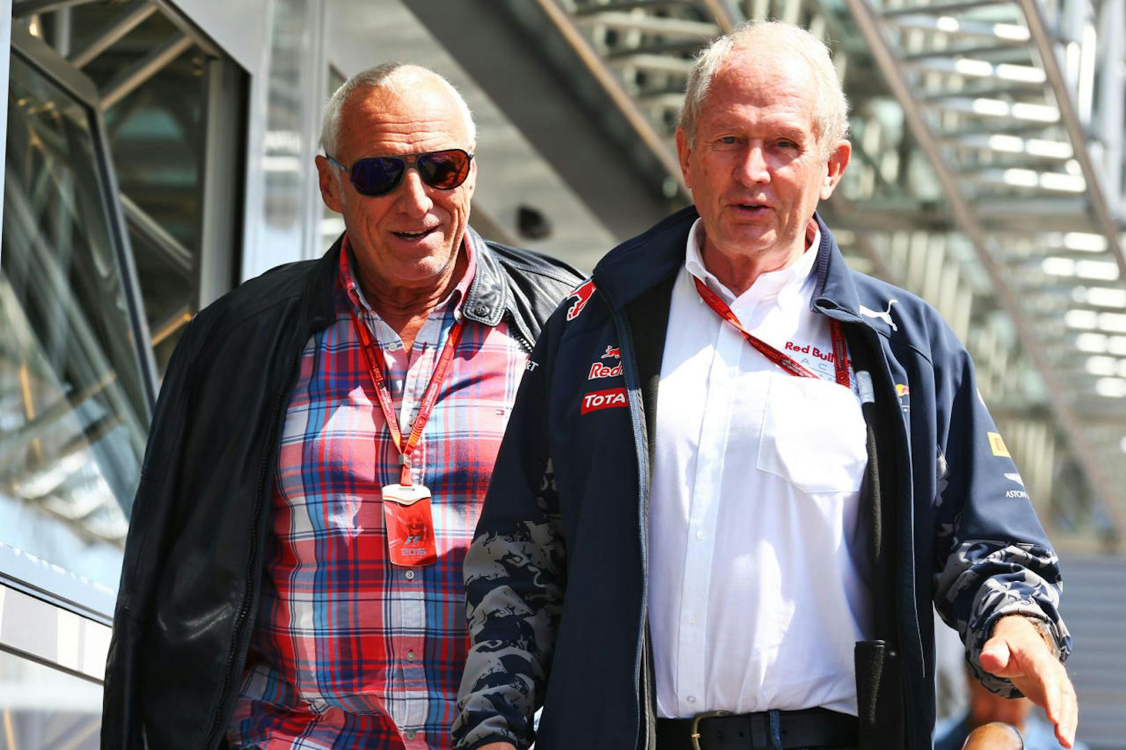 Red-Bull-Boss Didi Mateschitz (li.) beförderte Marko 2005 zum Motorsport-Chef des Formel-1-Teams. Unter seiner Führung holte der Austro-Rennstall vier Fahrer-WM-Titel und vier Konstrukteurs-Trophäen (2010, 2011, 2012, 2013).