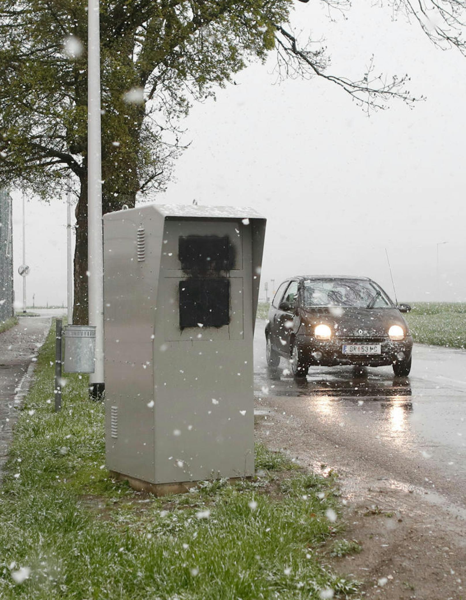 Radargeräte in Braunau beschmiert: Osternberger Straße