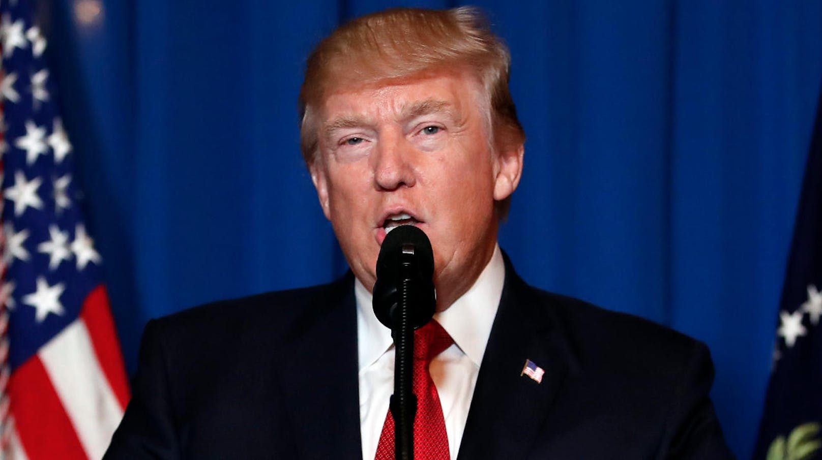 Bei einer Pressekonferenz in Florida informierte US-Präsident Donald Trump über seinen angeordneten Militär-Einsatz.