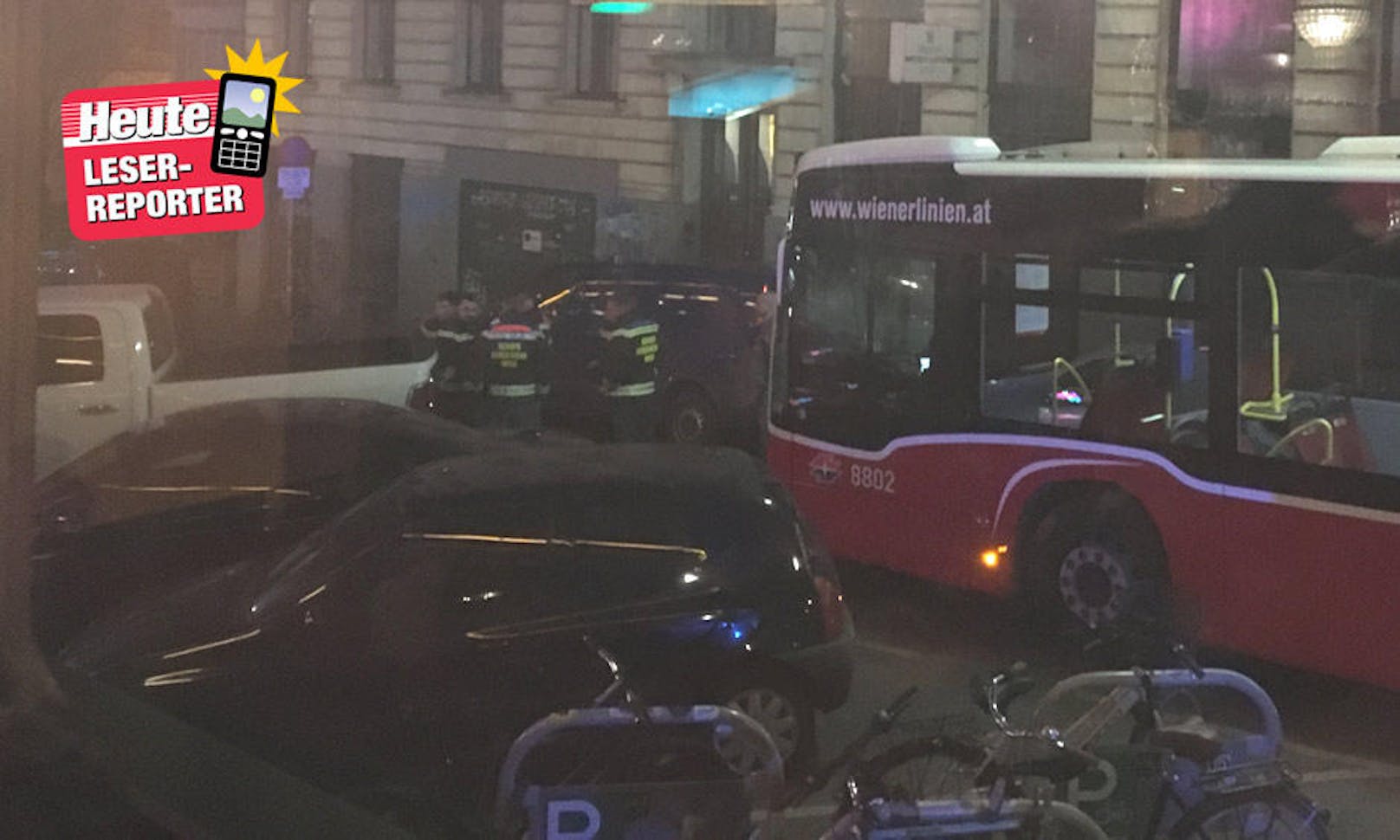Ein Dodge Ram-Pick-up blockierte mehrere Busse der Linie 13A.