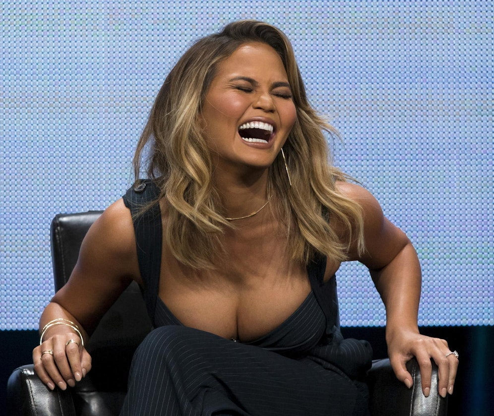 Hier hatte Chrissy Teigen noch Brust-Implantate