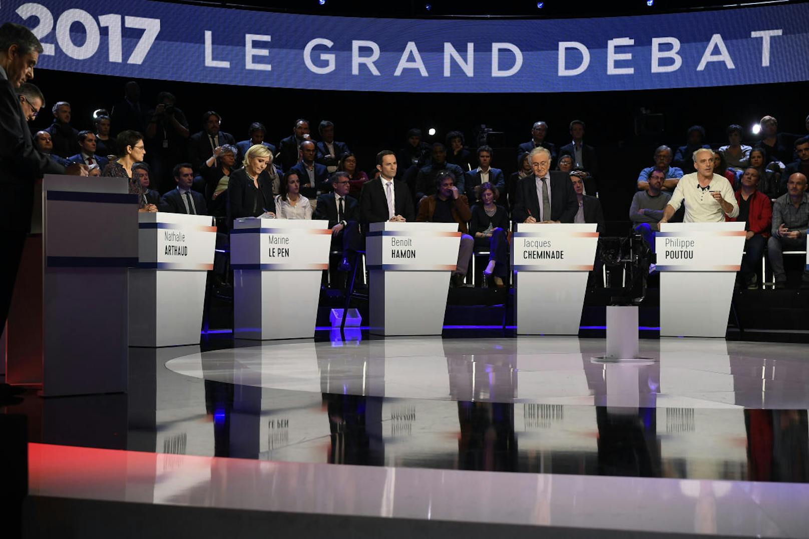 Erstmals stellten sich alle zehn Kandidaten einer TV-Debatte, die live übertragen wurde.