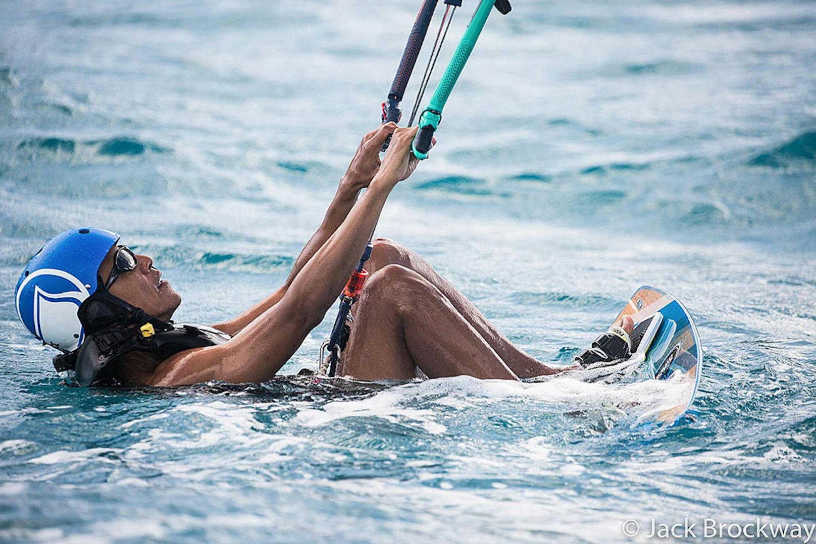 Ex-US-Präsident Barack Obama lernte jetzt Kitesurfen.
