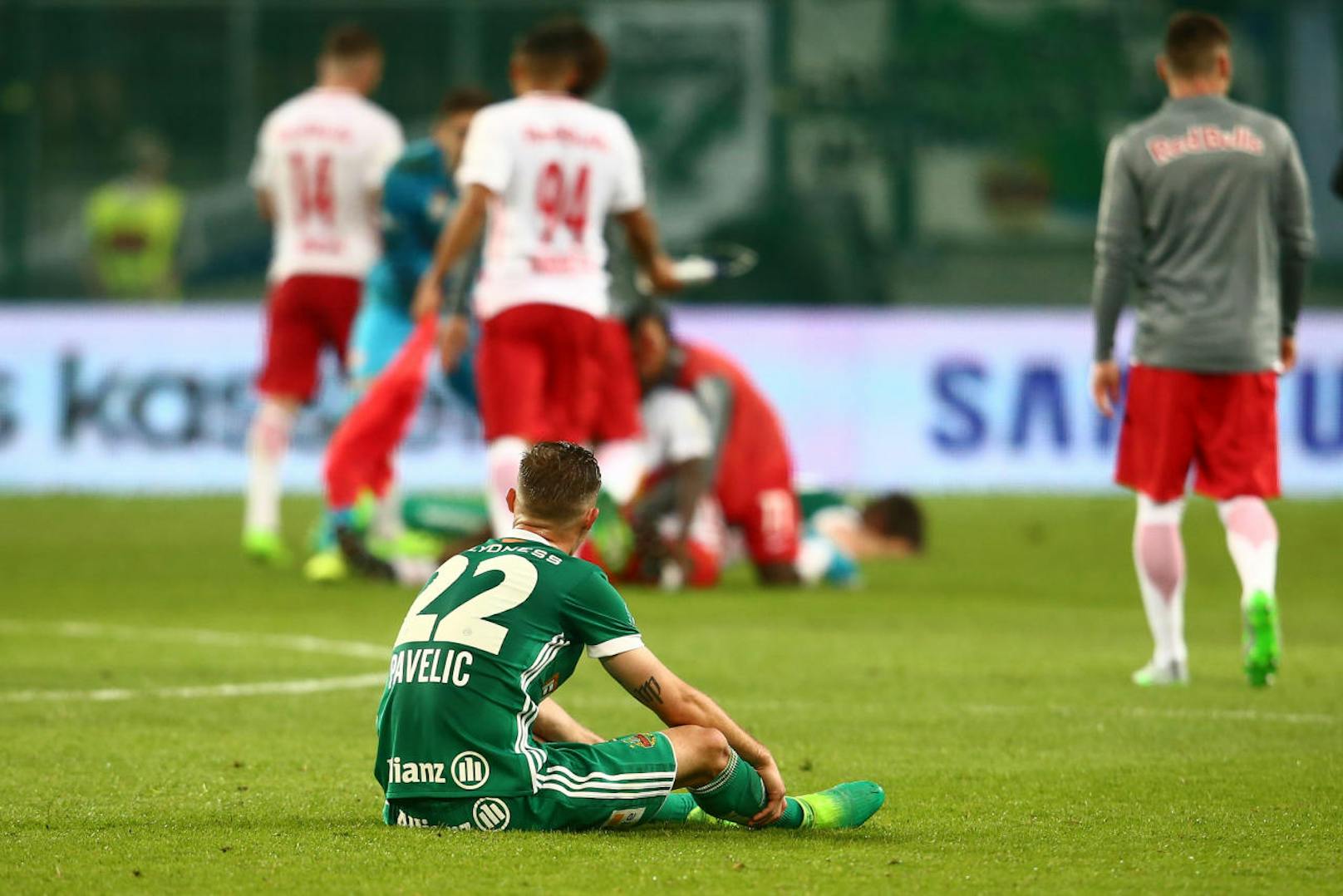 Die Saison endete für Rapid mit einer knappen 1:2-Niederlage gegen Salzburg im Cup-Finale. Aus dem erhofften ersten Titel seit 22 Jahren wurde nichts. Damit stand endgültig fest: 2016/17 geht als Krisensaison in die grün-weiße Geschichte ein.