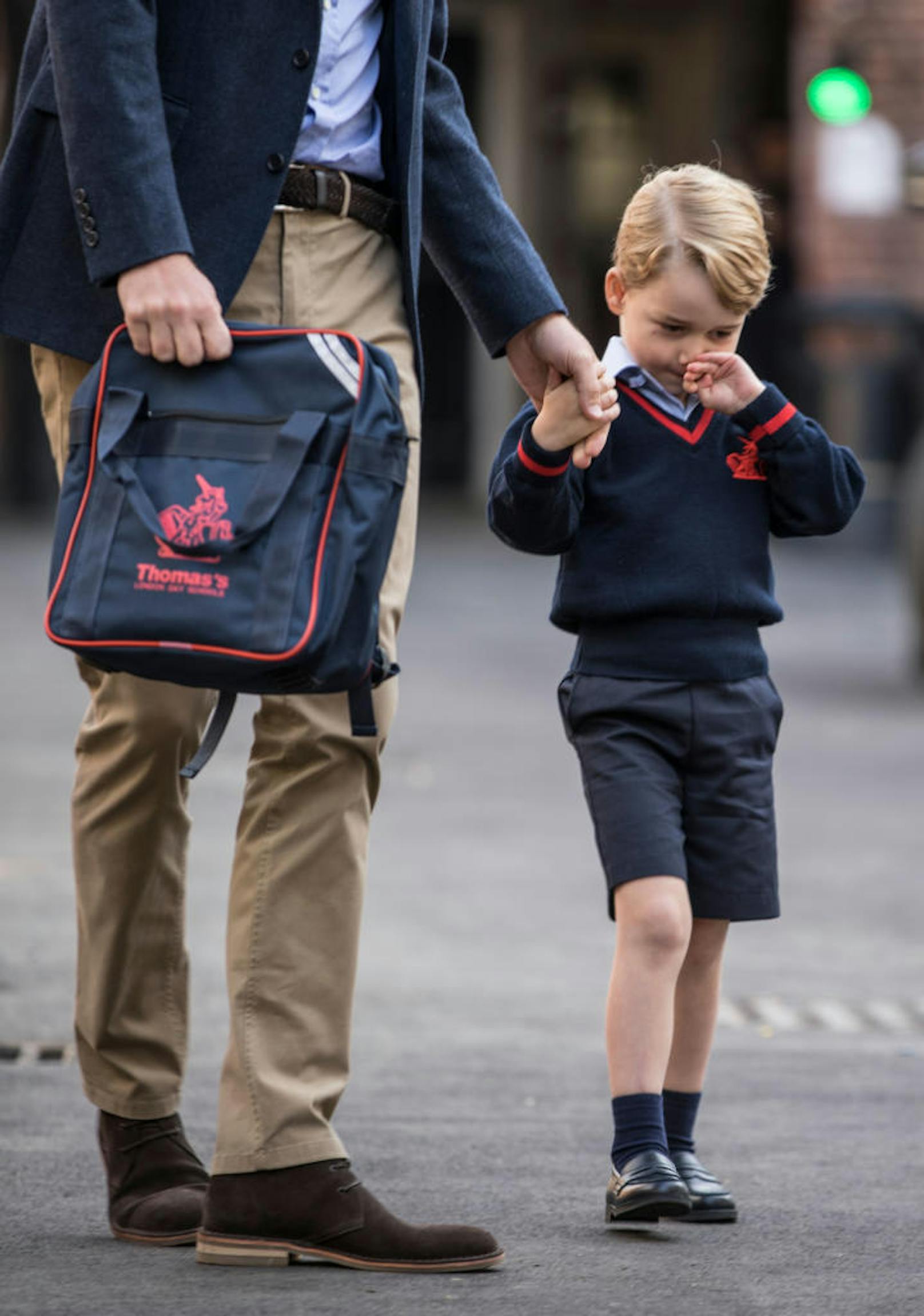 Da vergeht George das Lachen: Prinz William bringt seinen Sohn am ersten Schultag zur Thomas School in Battersea, London.