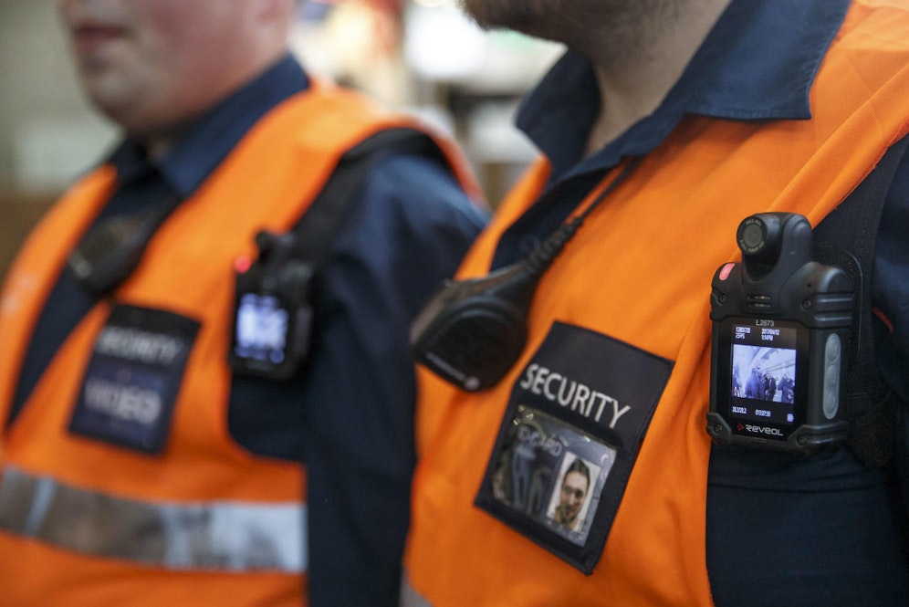 De Zeit habe gezeigt, dass neben der Videoüberwachung an Bahnhöfen und in den Zügen - wo es in Summe etwa 13.500 Kameras gibt - vor allem der 